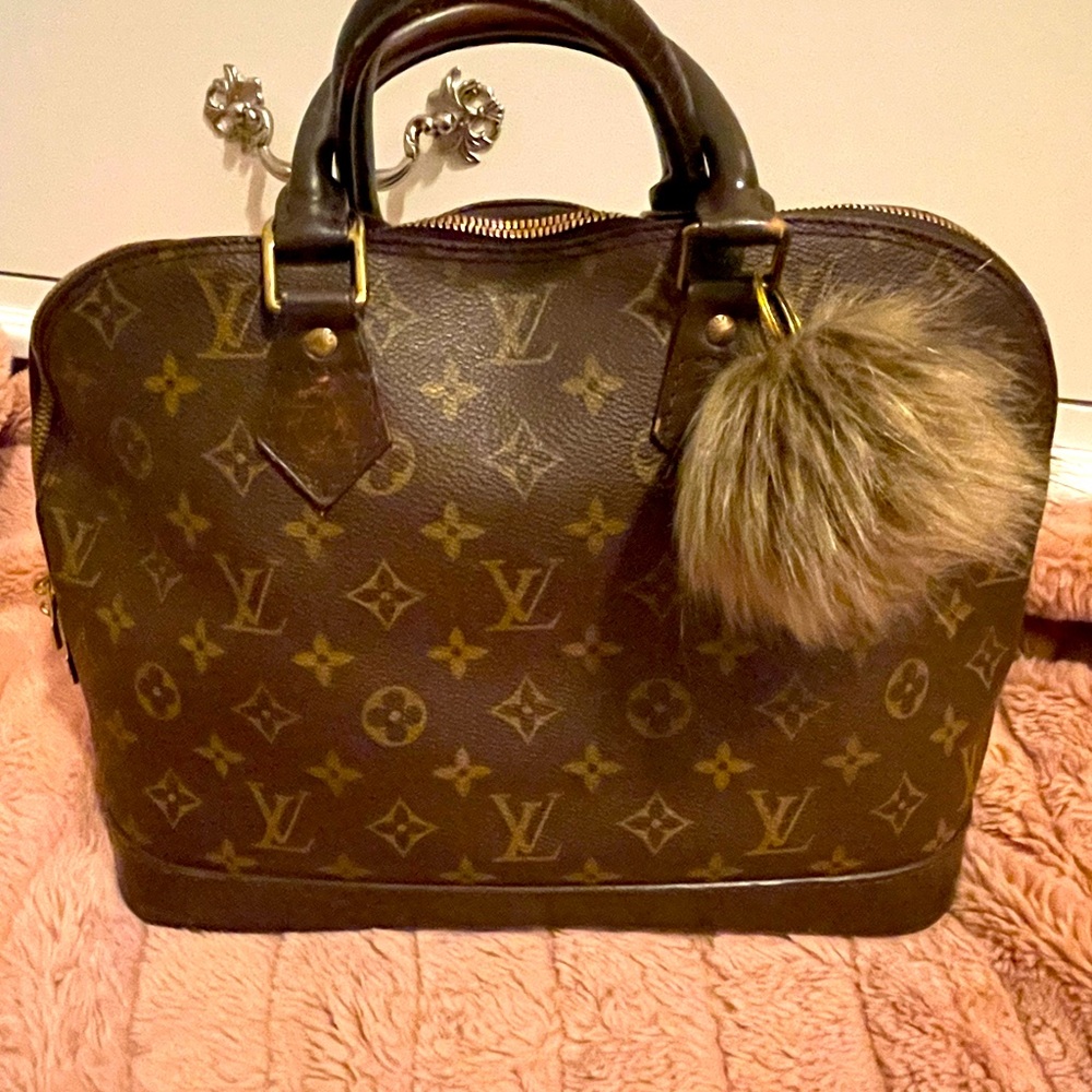 Authentic Louis Vuitton HandBag